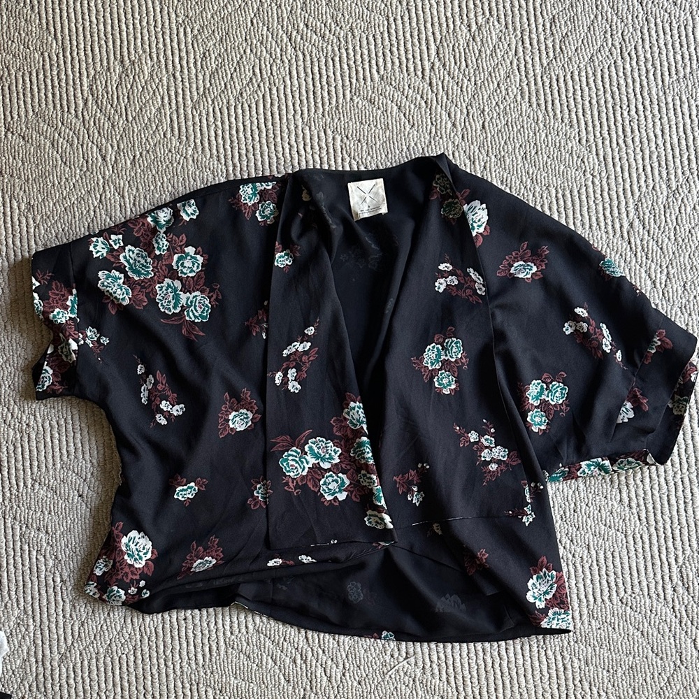 Urban Outfitters Black Floral Cropped Kimono Cardigan - Teal & Burgundy Roses